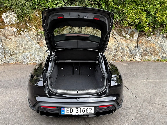 Porsche Taycan 4S 12 of 30