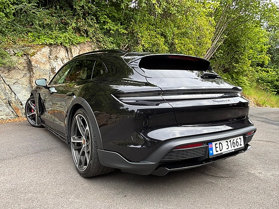 Porsche Taycan 4S 3 of 30