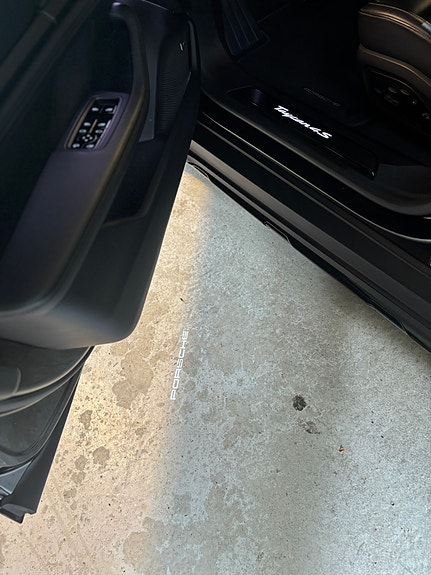 Porsche Taycan 4S 16 of 30