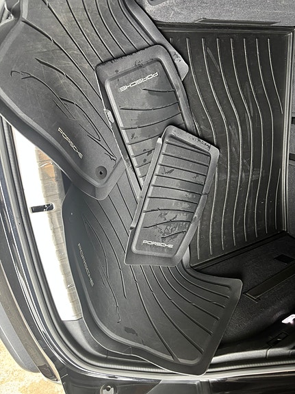 Porsche Taycan 4S 15 of 30