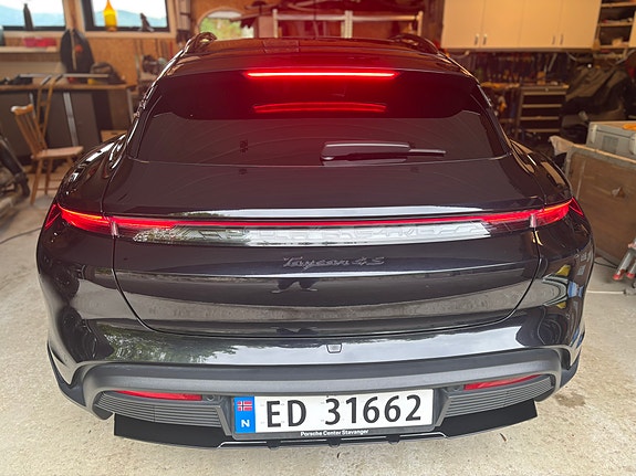 Porsche Taycan 4S 11 of 30