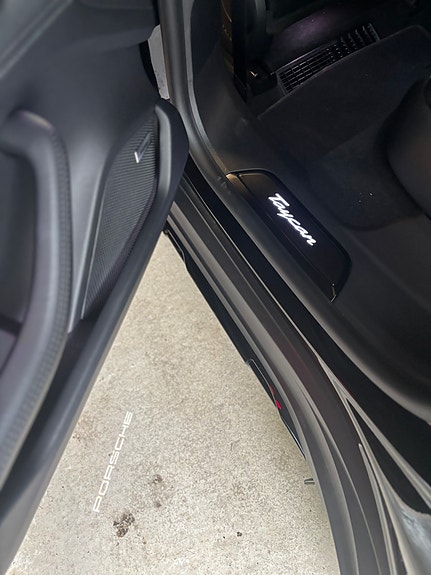 Porsche Taycan 4S 18 of 30