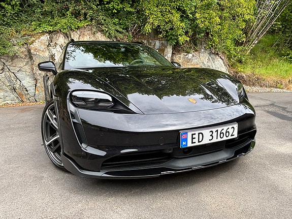 Porsche Taycan 4S 8 of 30