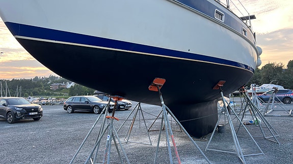 LANGTUR: Hallberg Rassy 382 - Teakdekk 2015 - Rigg 2013 – Godt utstyrt 13 of 30