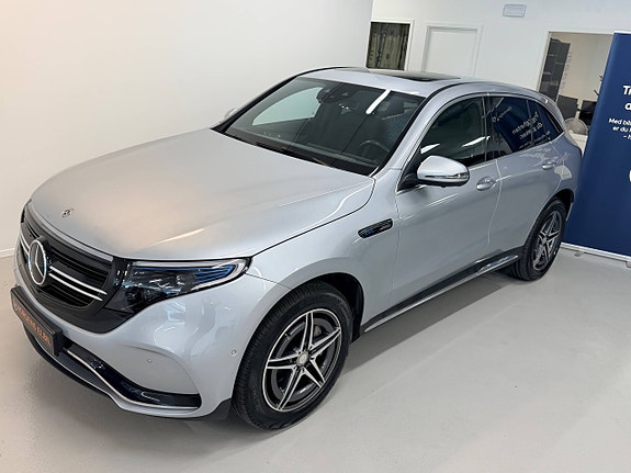 Mercedes-Benz EQC400 2 of 5