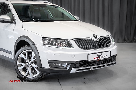 Skoda Octavia Scout 2 of 5