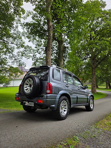 Suzuki Grand Vitara 5 of 5