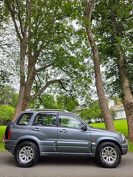 Suzuki Grand Vitara 4 of 5