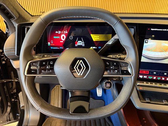 Renault Scenic E-Tech 15 of 26