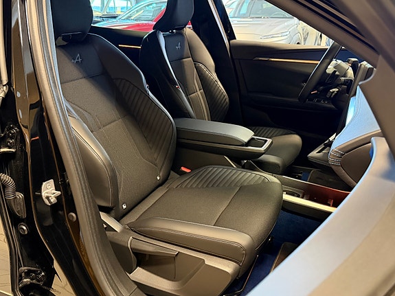 Renault Scenic E-Tech 26 of 26