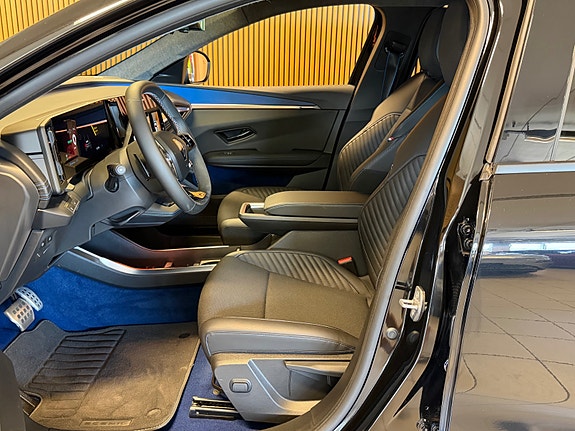Renault Scenic E-Tech 13 of 26