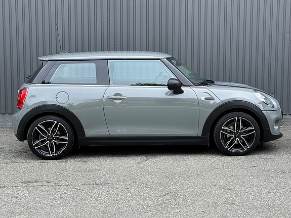MINI One 4 of 5