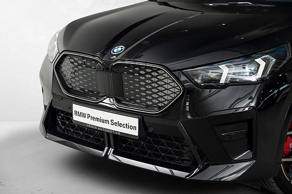 BMW iX2 6 of 27