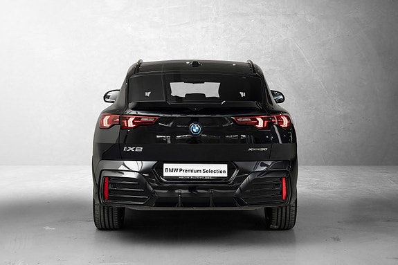 BMW iX2 5 of 27
