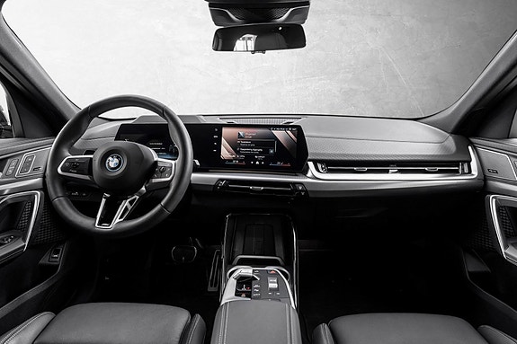 BMW iX2 15 of 27