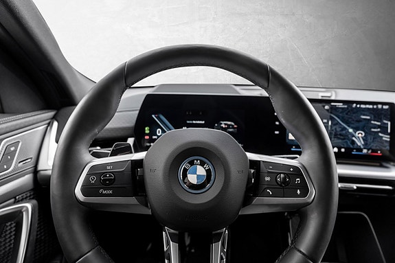 BMW iX2 16 of 27