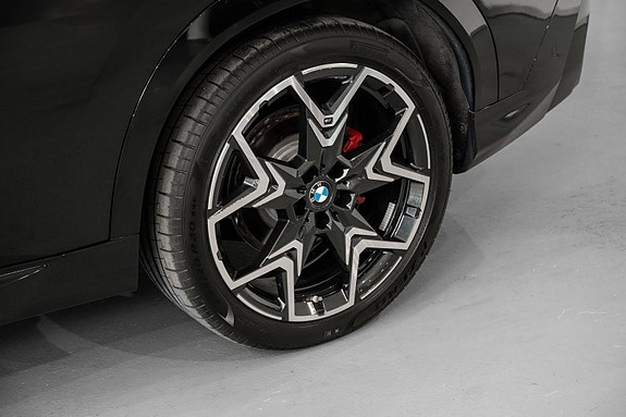 BMW iX2 10 of 27