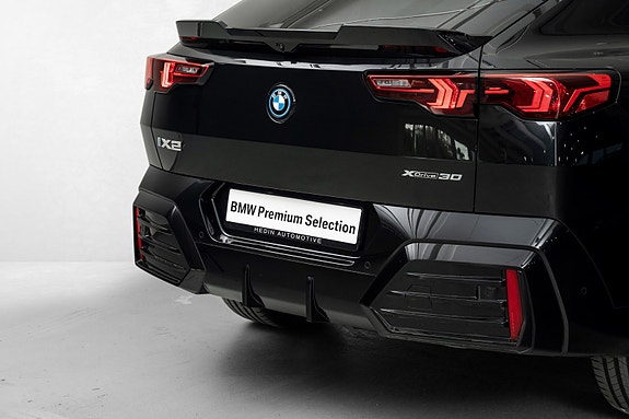 BMW iX2 7 of 27