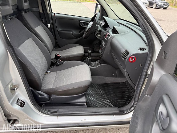 Opel Combo 24 of 30