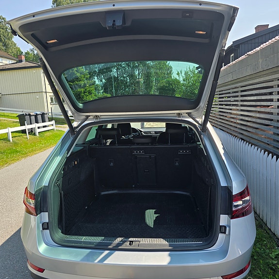 Skoda Superb 7 of 13