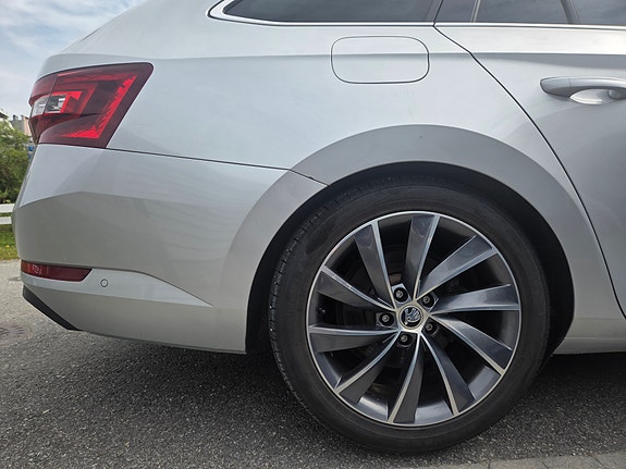 Skoda Superb 10 of 13