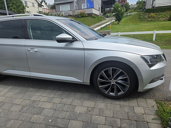 Skoda Superb 4 of 5