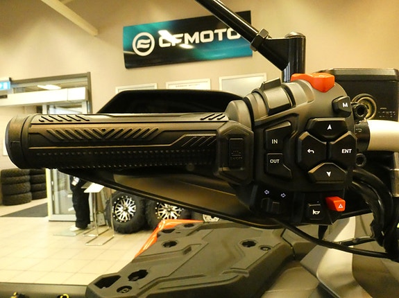 CFMOTO Cforce 1000 Touring Pro ABS 10 of 16