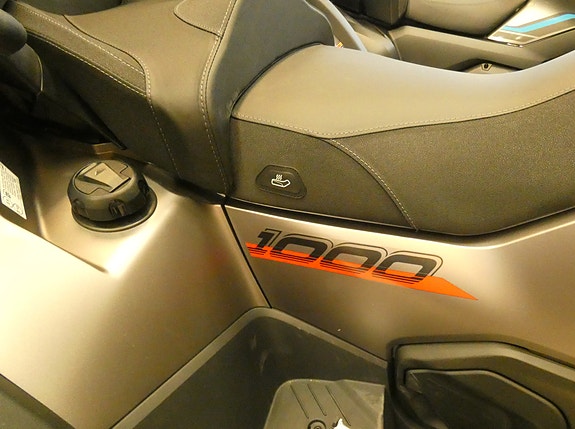 CFMOTO Cforce 1000 Touring Pro ABS 14 of 16