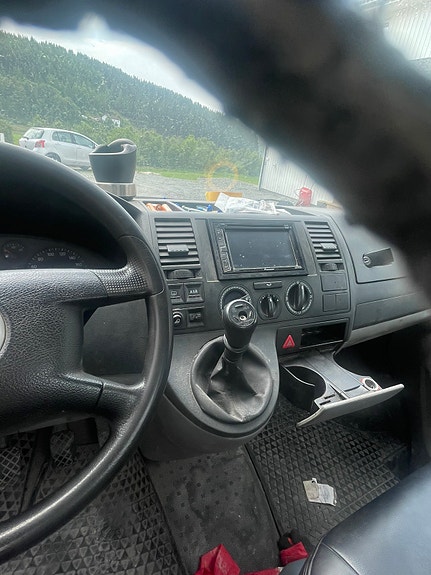 Volkswagen Transporter 3 of 5
