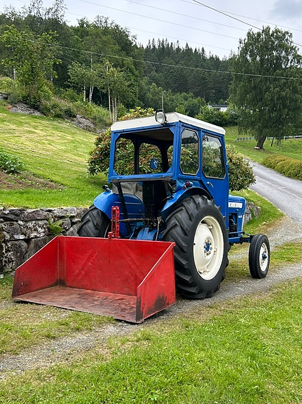 Ford 2000 3 of 5
