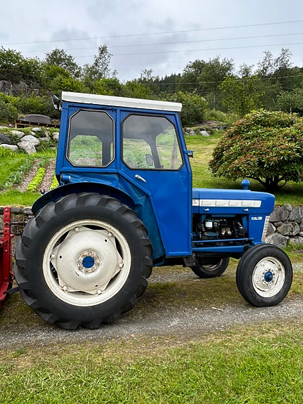 Ford 2000 4 of 5