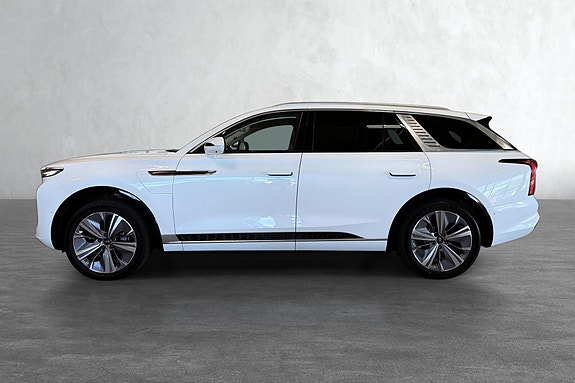 Denne flotte Hongqi E-HS9 kan bli din for 5 294 kr pr mnd. med 0 kr i egenkapital. Løpetid: 10 år.