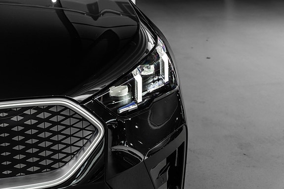 BMW iX2 6 of 30
