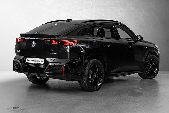 BMW iX2 3 of 30