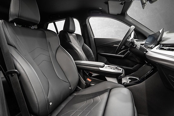 BMW iX2 2 of 30