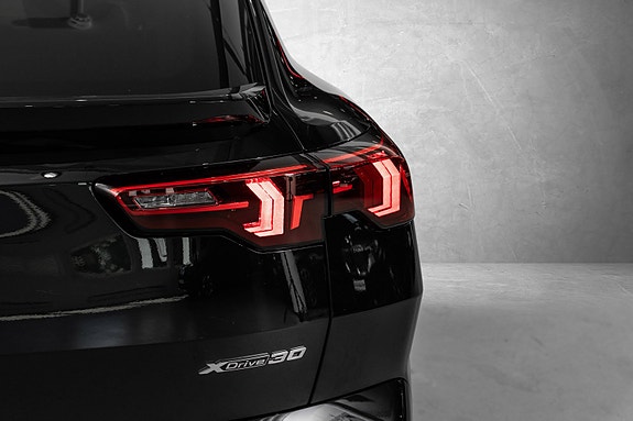 BMW iX2 10 of 30