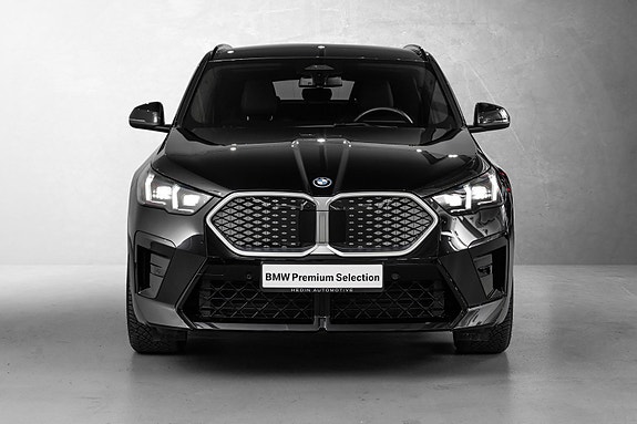 BMW iX2 5 of 30