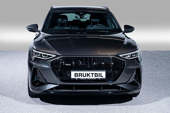 Audi e-tron 5 of 5