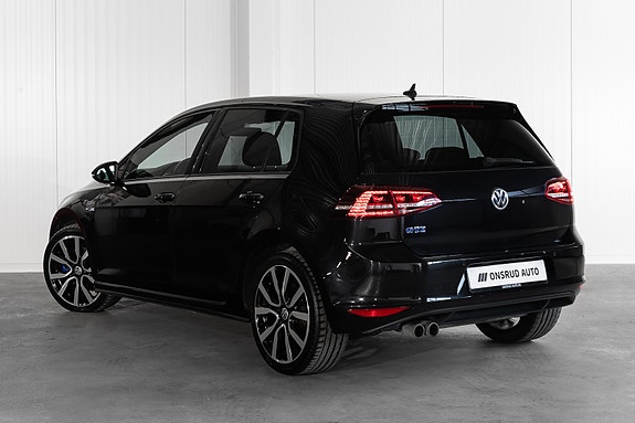 Volkswagen Golf VII 3 of 5