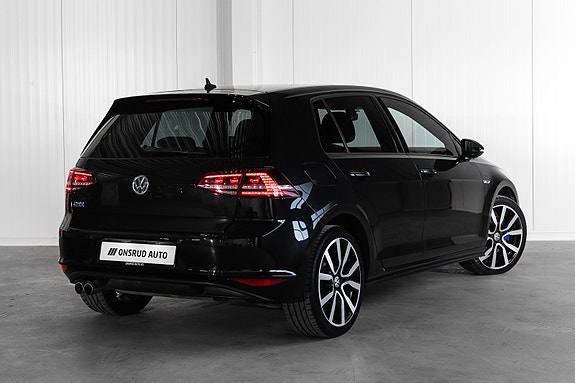 Volkswagen Golf VII 4 of 5