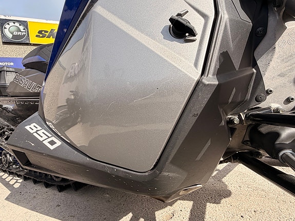 Polaris 850 Switchback Assault 6 of 8