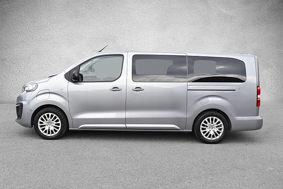 Peugeot e-Traveller 5 of 5