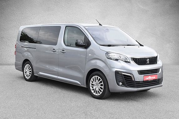 Peugeot e-Traveller 2 of 5