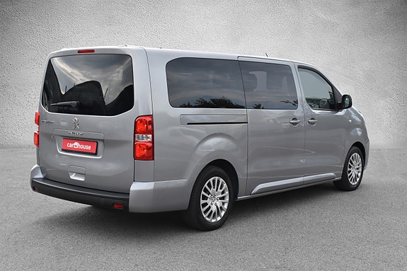 Peugeot e-Traveller 3 of 5