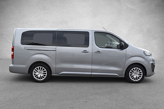 Peugeot e-Traveller 4 of 5