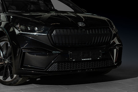 Skoda Enyaq 2 of 5