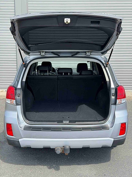 Subaru Outback 9 of 16