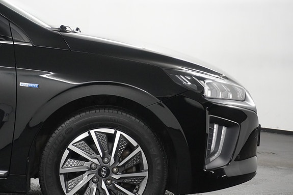 Hyundai IONIQ 2 of 5