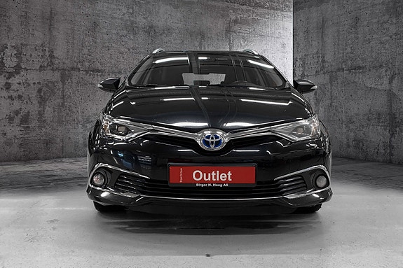 Toyota Auris 3 of 5