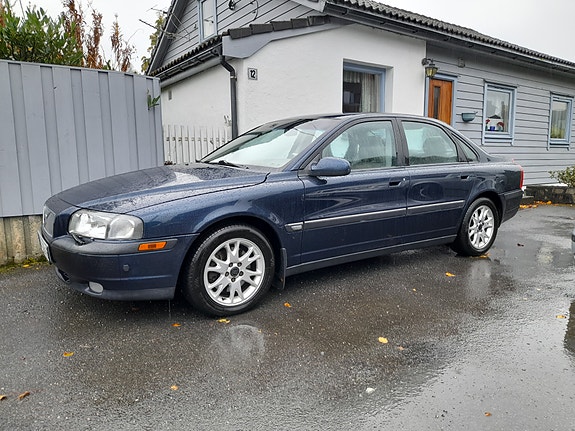 Volvo S80 2 of 5
